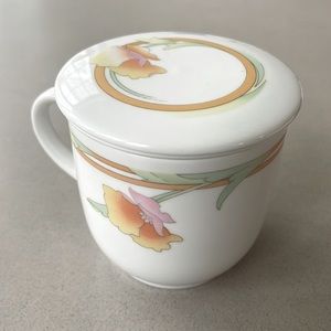 FREE w/ PURCHASE🛍️ || VTG Fine China Mug w Tea Strainer & Cover/Coaster
